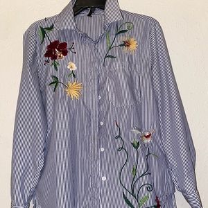 Forever 21 Blue/White Striped Flower Shirt